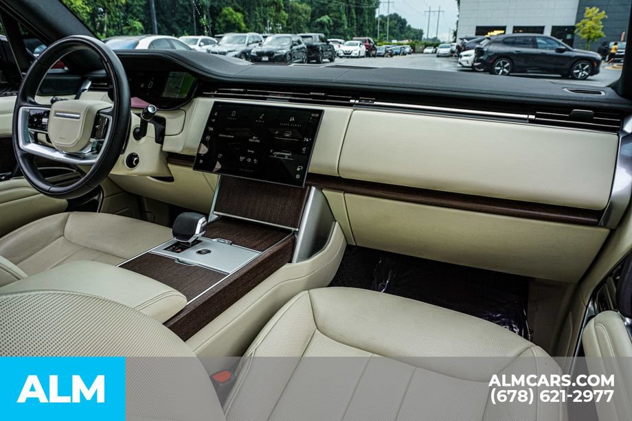 Used 2025 Land Rover Range Rover Long Wheelbase SE AWD/4WD image 26