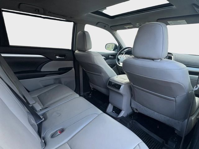 Used 2017 Toyota Highlander XLE image 22