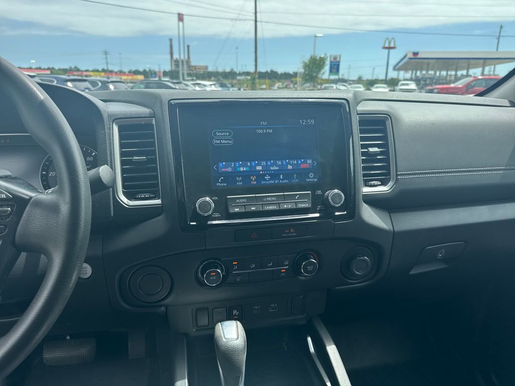 Used 2022 Nissan Frontier SV w/ Technology Package RWD image 17