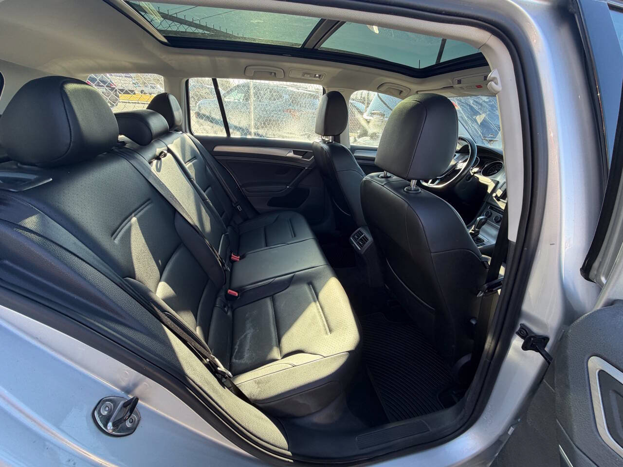 Used 2016 Volkswagen Golf Limited Edition FWD image 35
