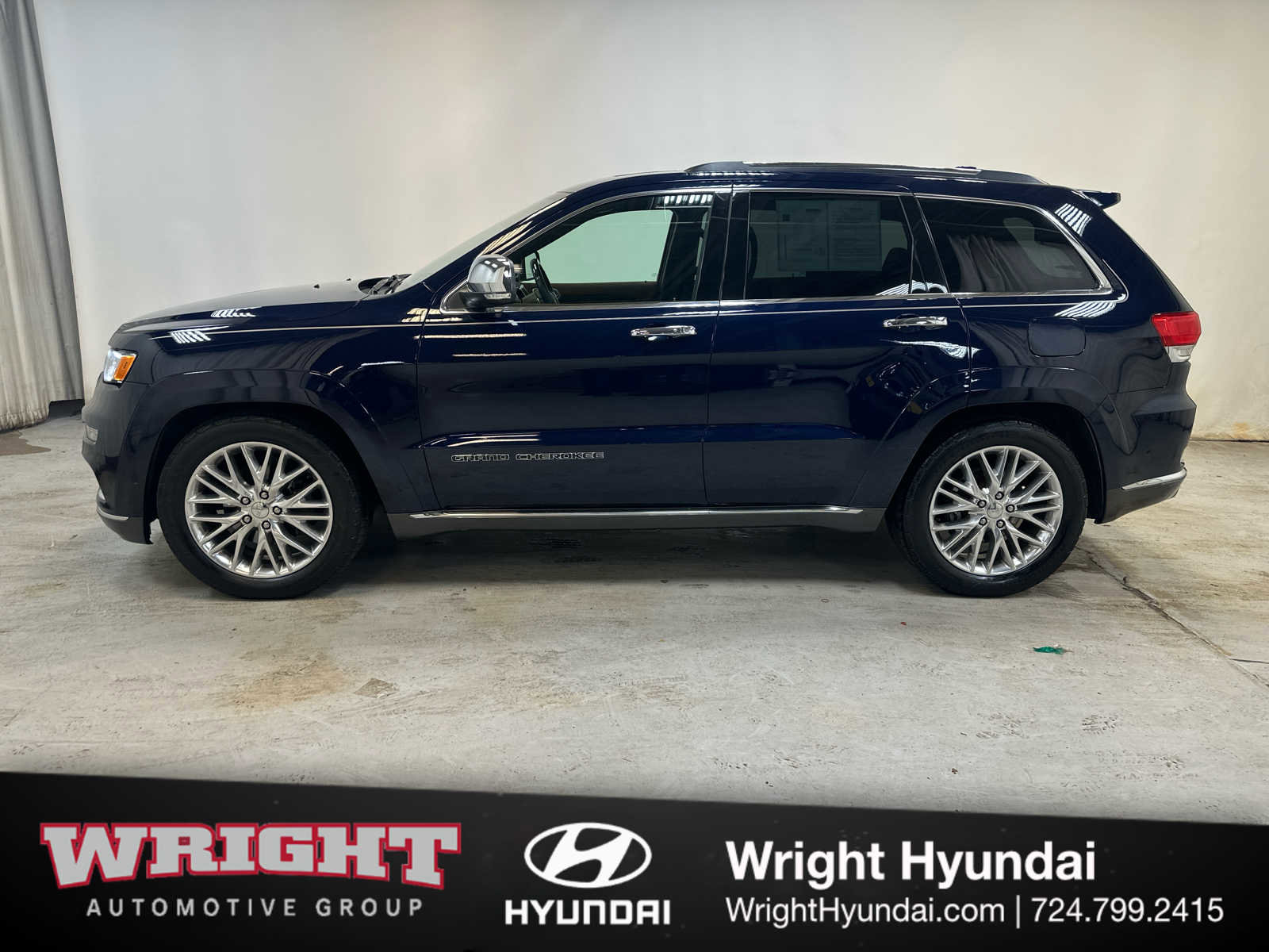 Used 2017 Jeep Grand Cherokee Summit AWD/4WD image 7