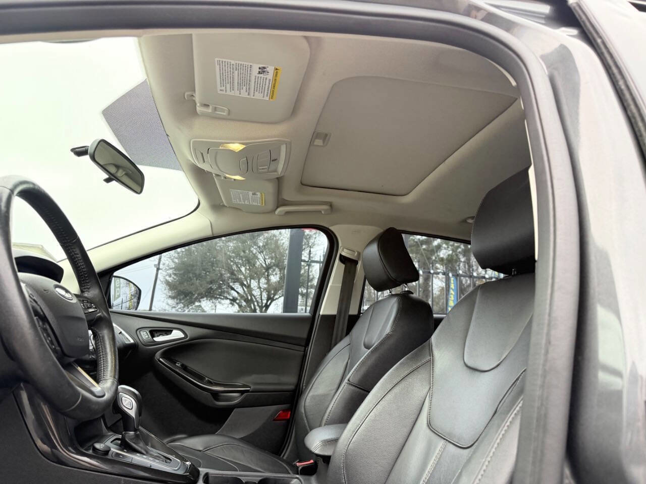 Used 2018 Ford Focus Titanium image 13