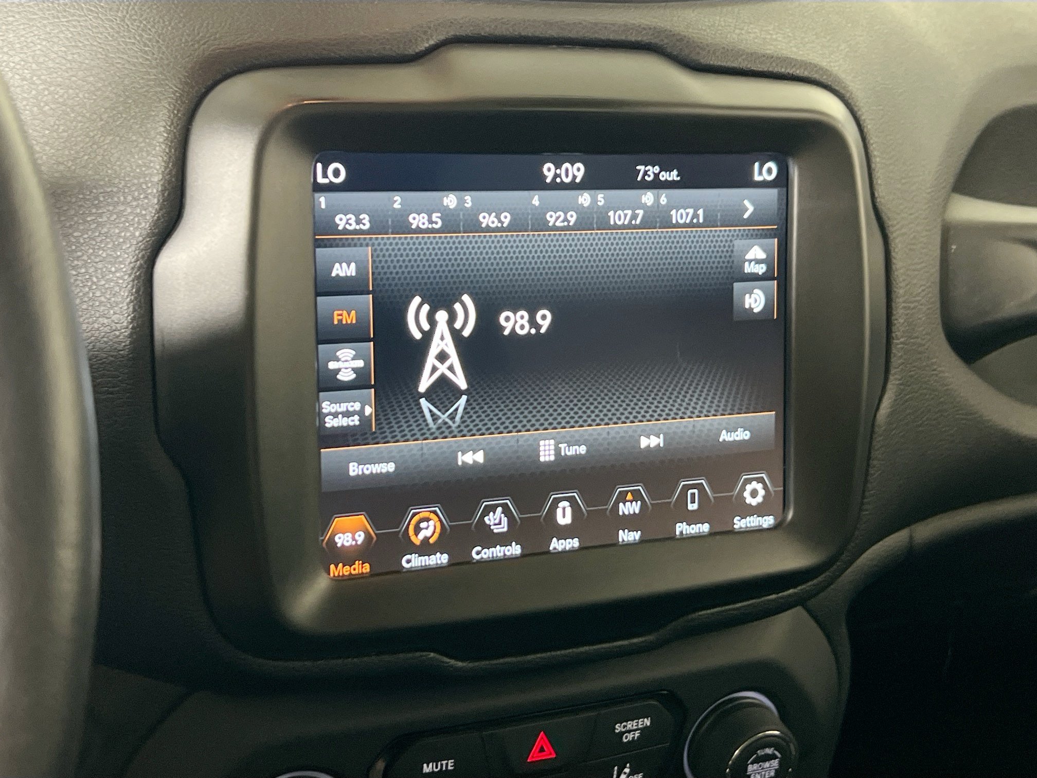 Used 2022 Jeep Renegade Latitude w/ Convenience Group AWD/4WD image 15