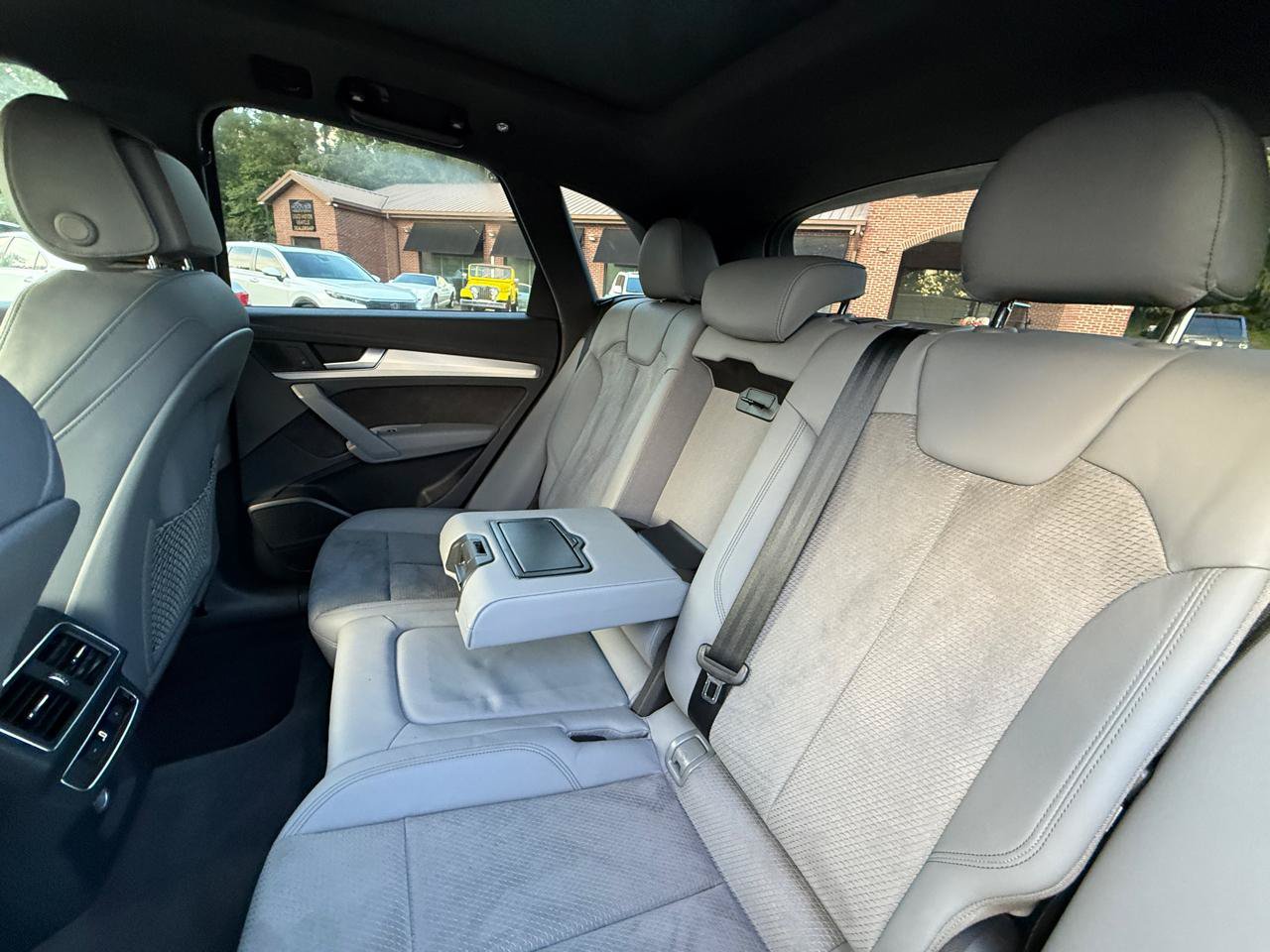 Used 2018 Audi SQ5 Prestige AWD/4WD image 31