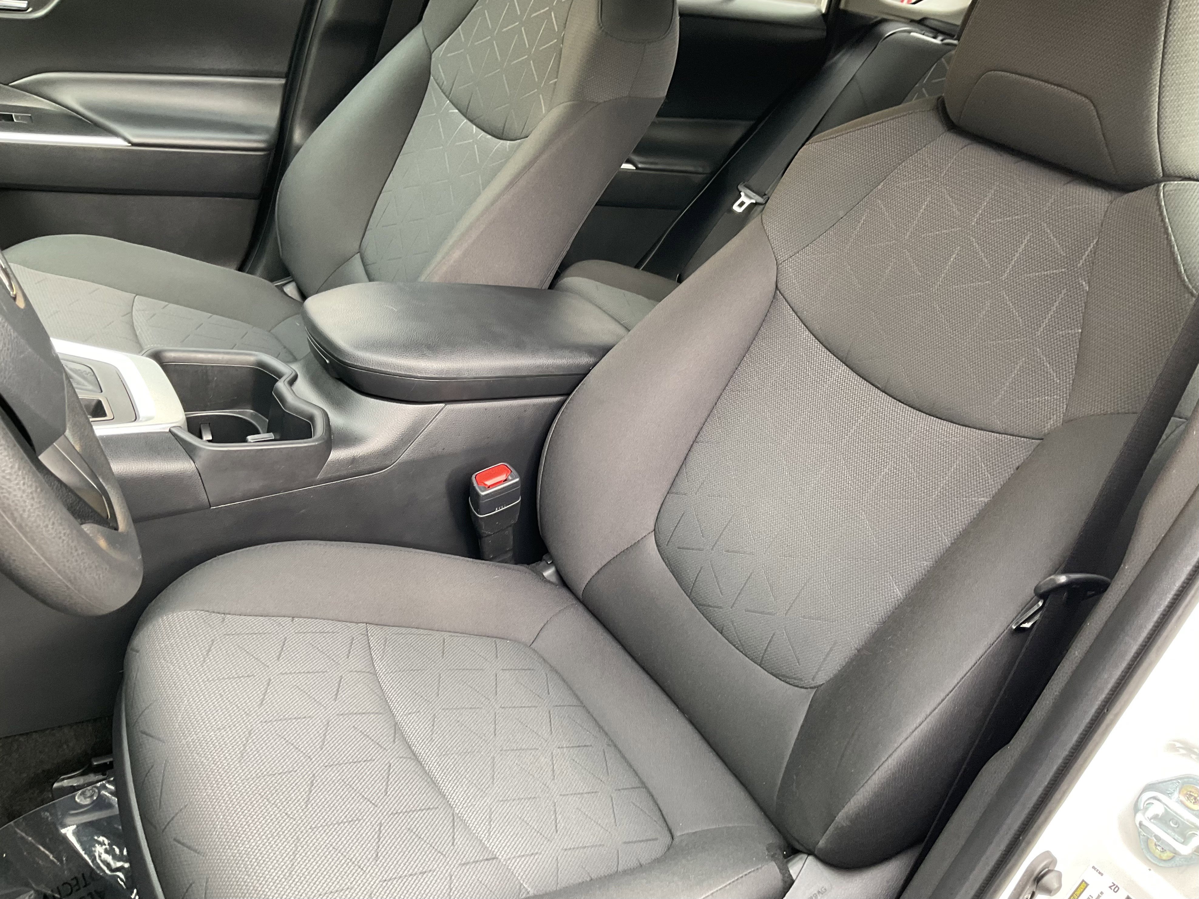 Used 2021 Toyota RAV4 XLE w/ XLE Grade Weather Package AWD/4WD image 30