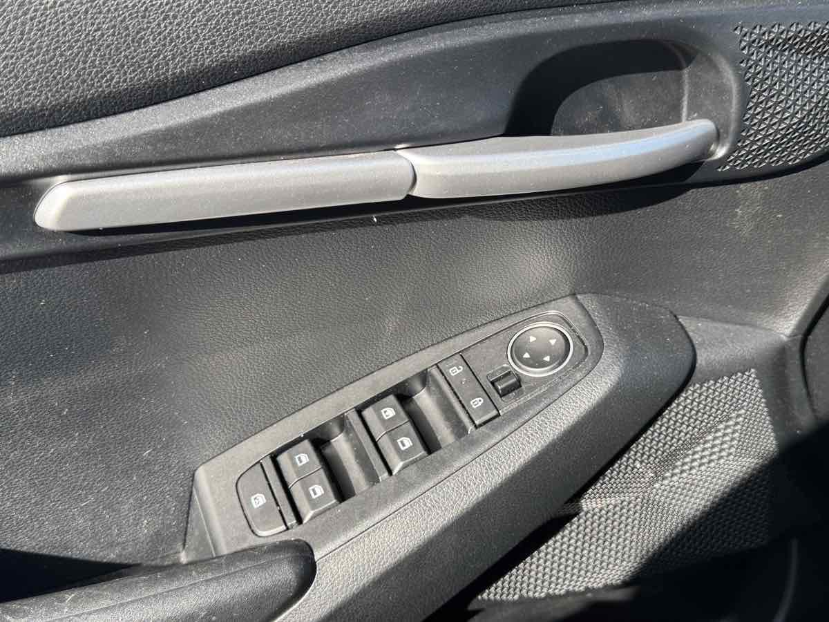 Used 2026 Kia Seltos LX FWD image 27