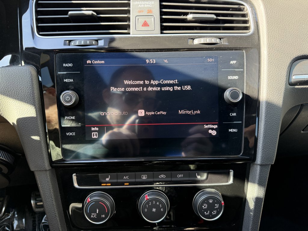 Used 2019 Volkswagen GTI SE w/ SE Experience Package image 21