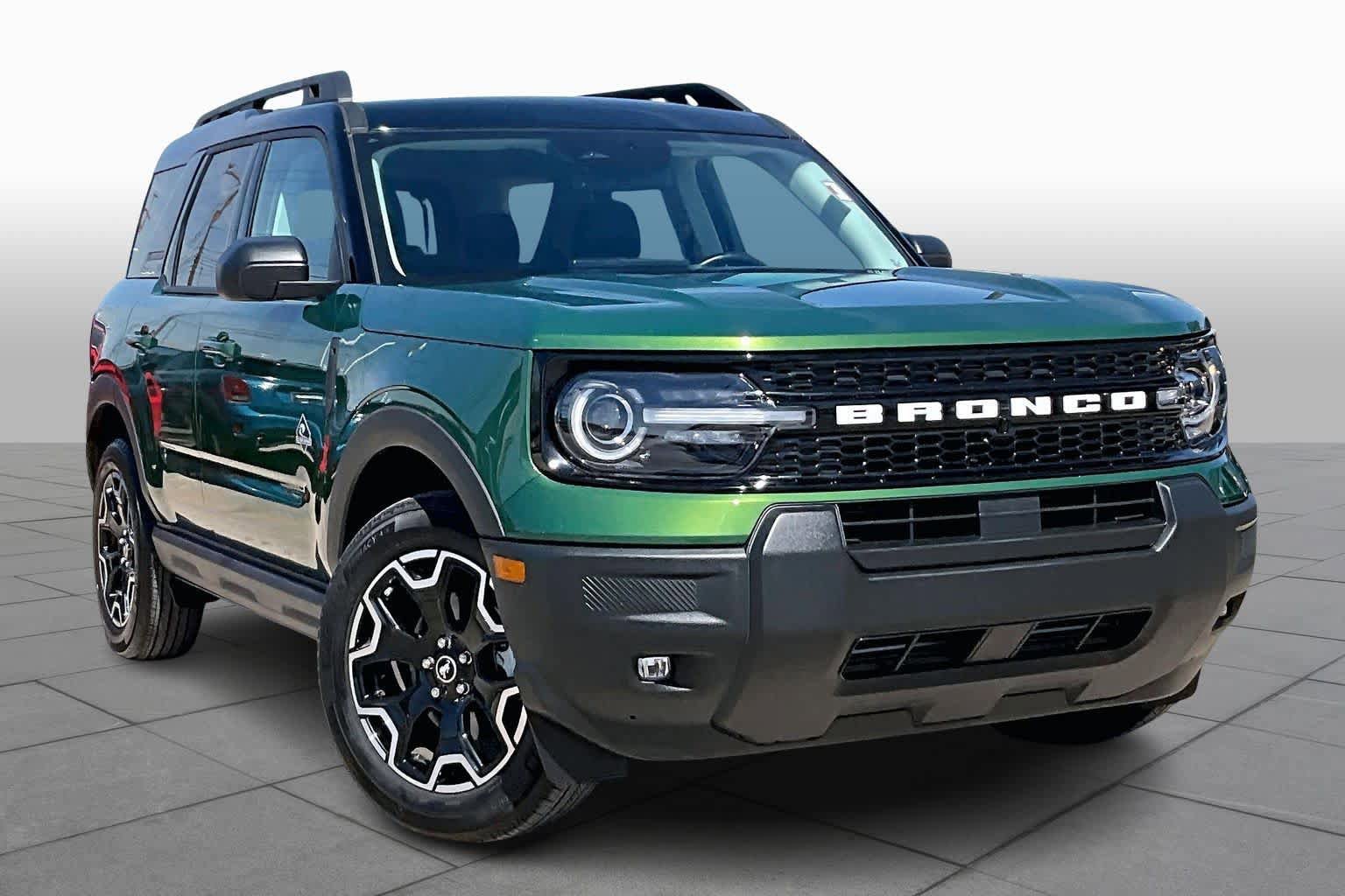 Used 2025 Ford Bronco Sport Outer Banks image 3