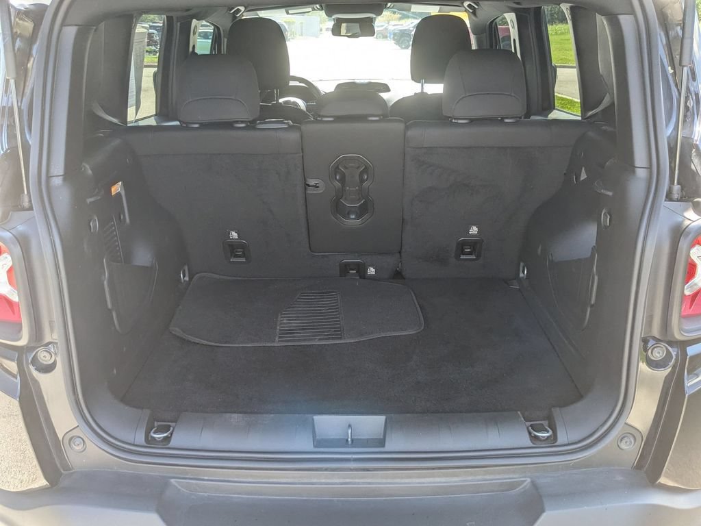 Certified 2022 Jeep Renegade Altitude w/ Convenience Group AWD/4WD image 27