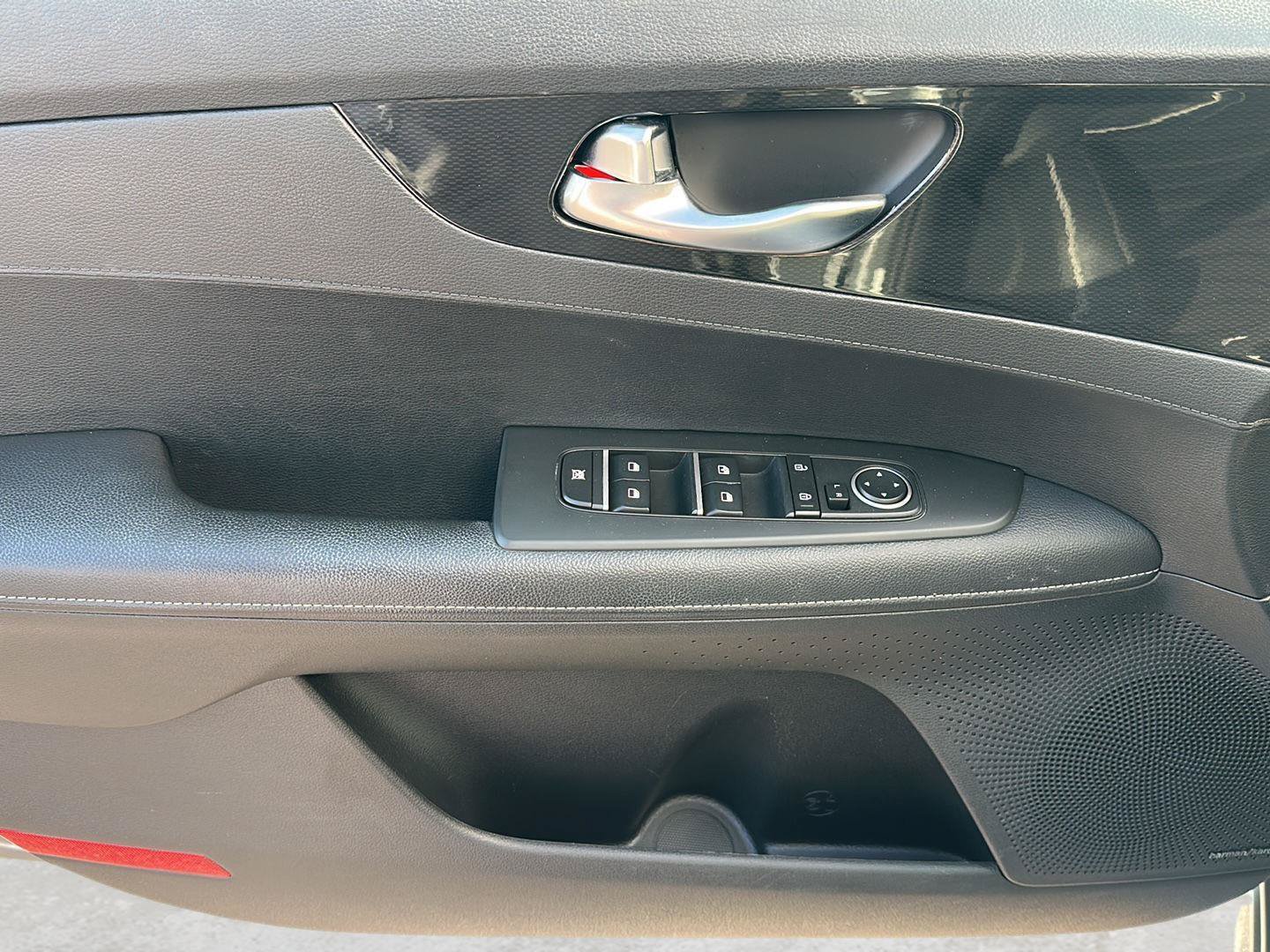 Used 2022 Kia Forte GT-Line w/ GT-Line Premium Package FWD image 4