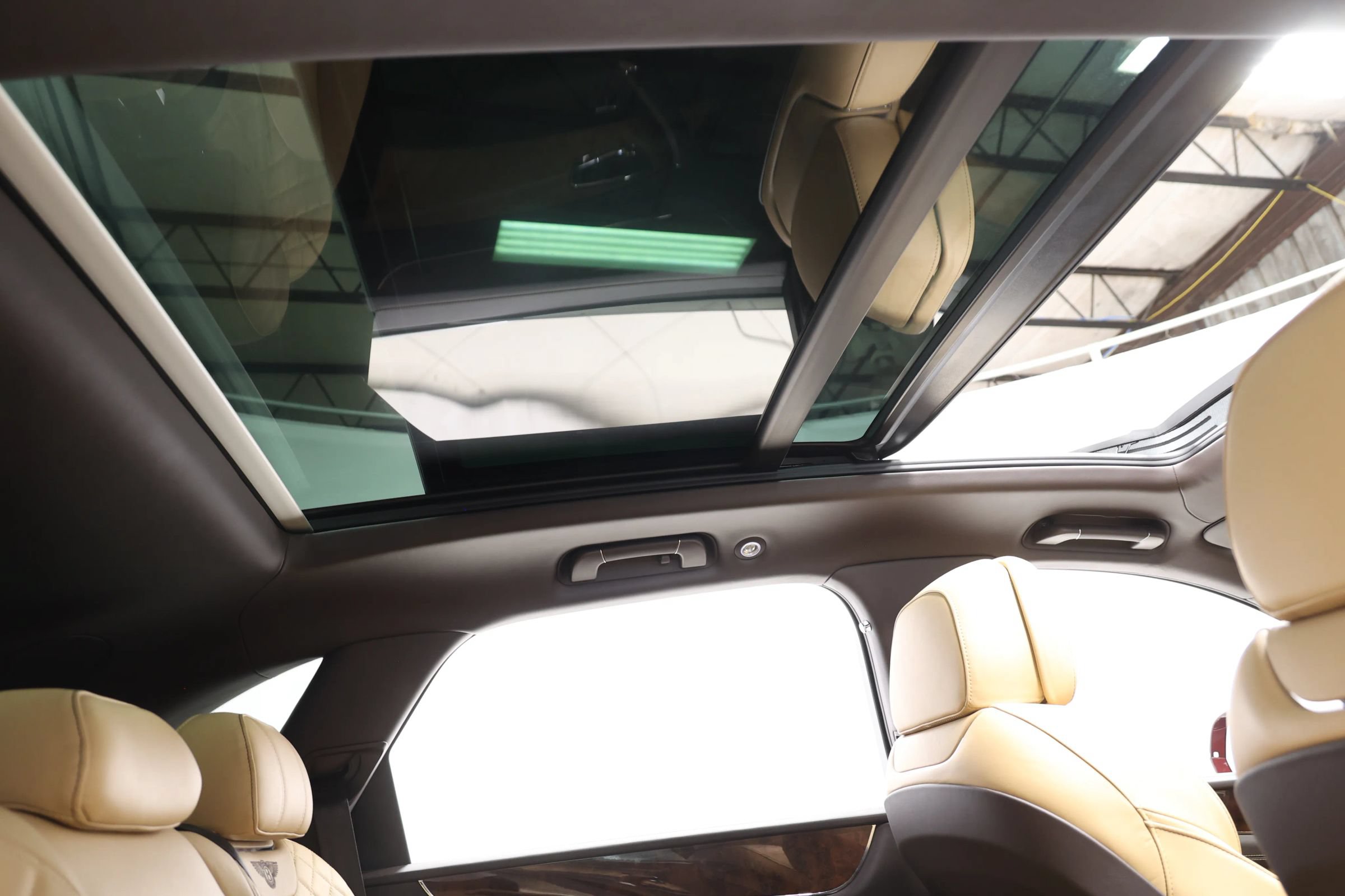 Used 2018 Bentley Bentayga AWD/4WD image 91
