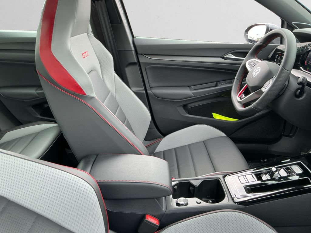 New 2026 Volkswagen GTI SE FWD image 15