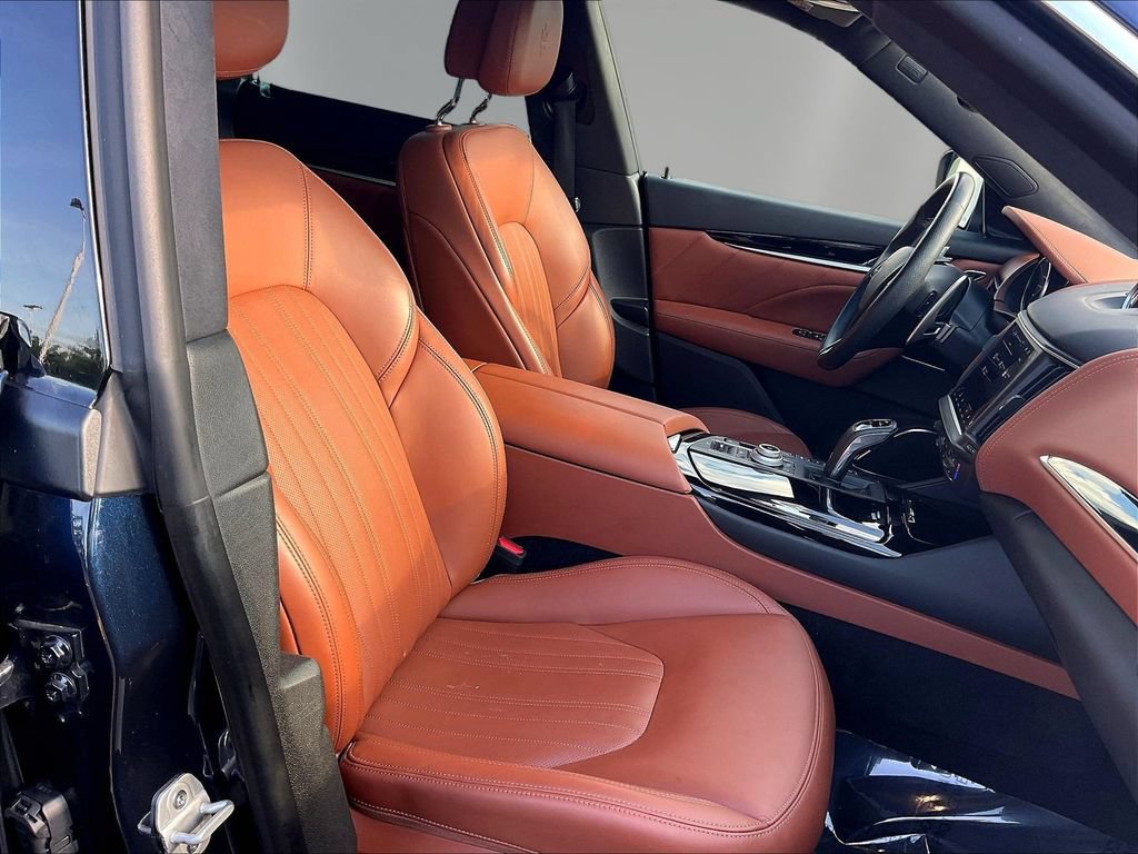 Used 2023 Maserati Levante GT AWD/4WD image 29