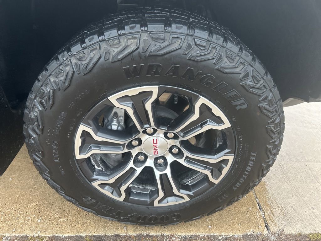 Used 2024 GMC Canyon AT4 w/ AT4 Premium Package image 35