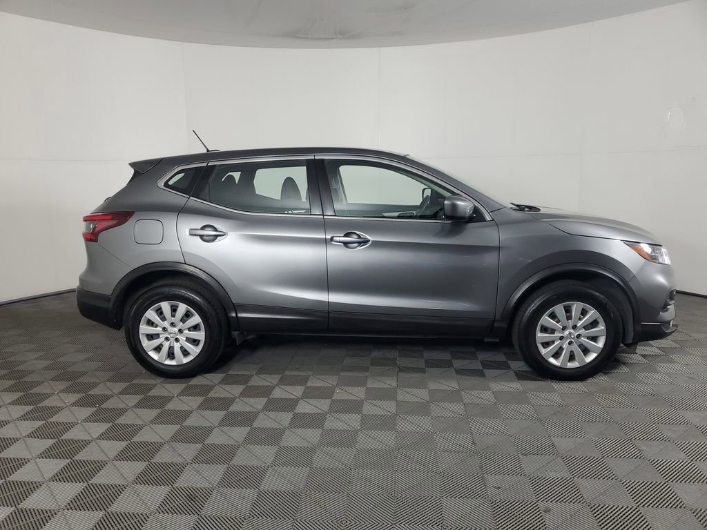 Used 2020 Nissan Rogue Sport S image 3