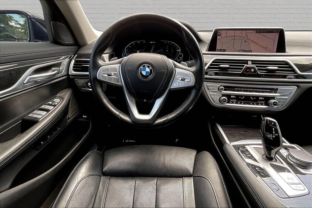 Used 2020 BMW 745e xDrive AWD/4WD image 8