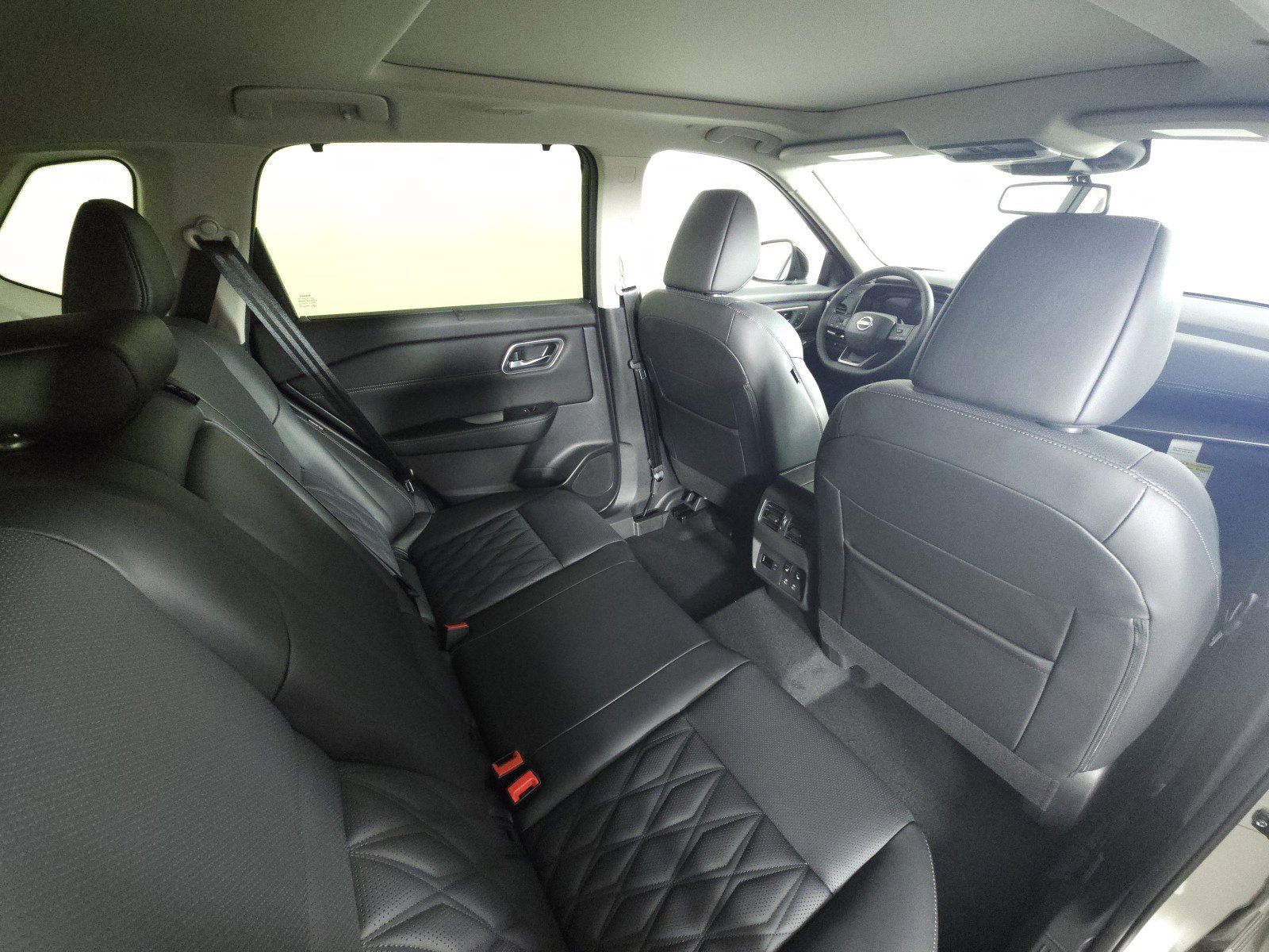 New 2026 Nissan Rogue Platinum image 17