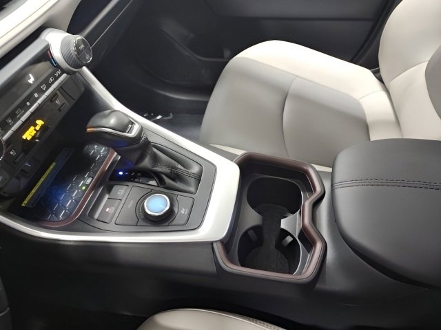 Used 2020 Toyota RAV4 Limited image 36