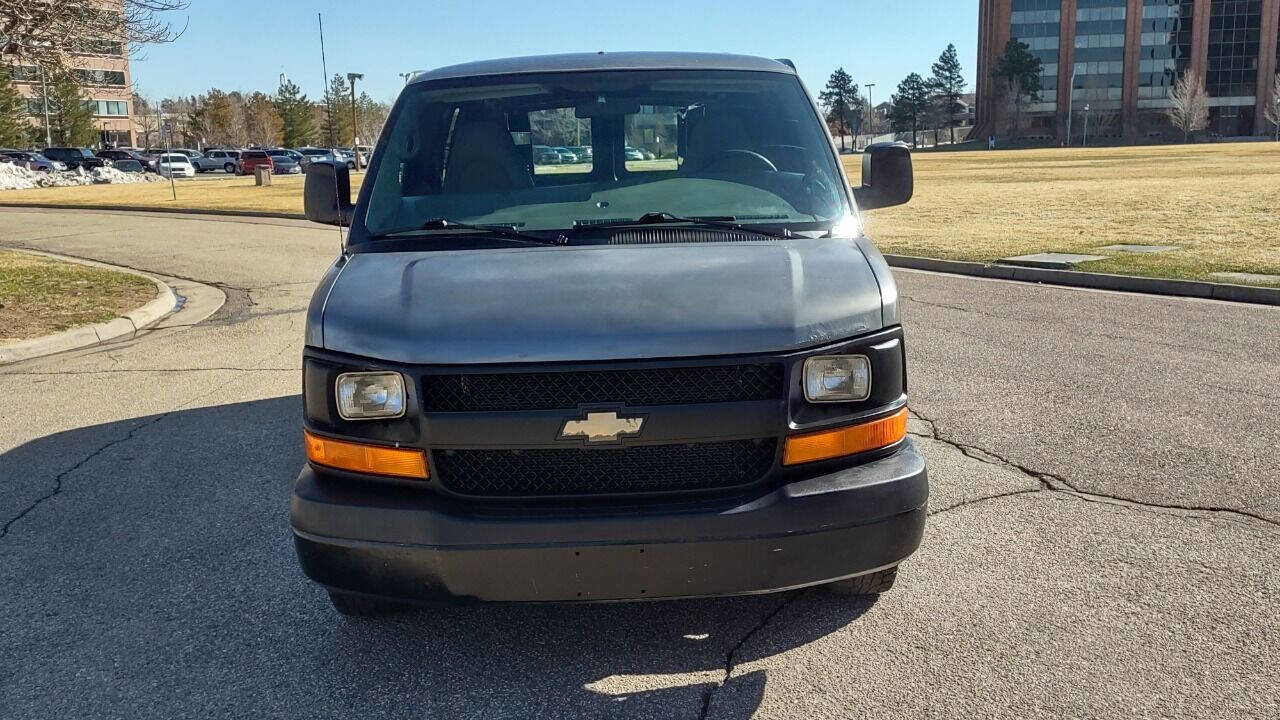 Used 2008 Chevrolet Express 1500 AWD image 2