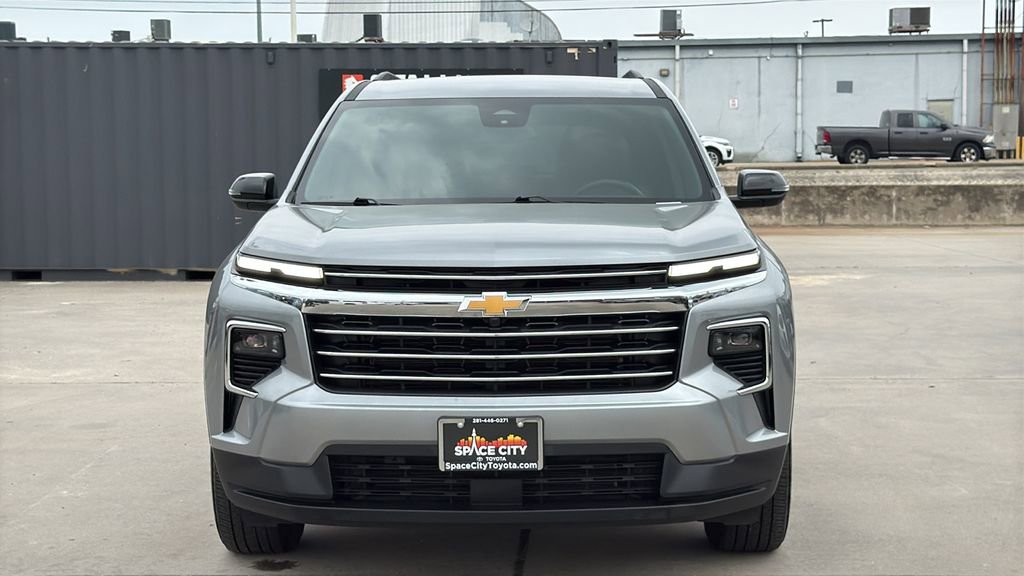 Used 2026 Chevrolet Traverse LT FWD image 8