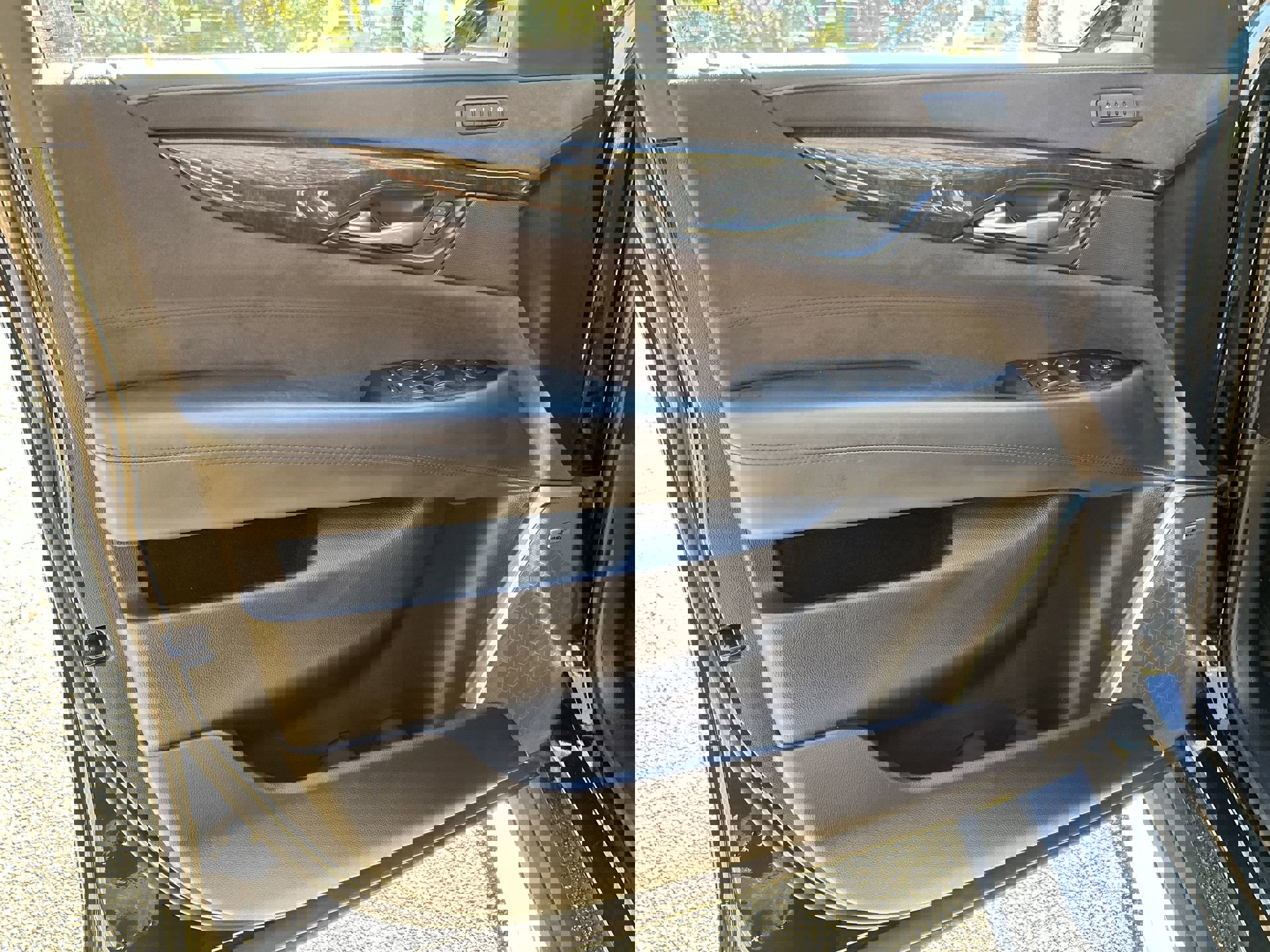 Used 2019 Cadillac Escalade Platinum image 14