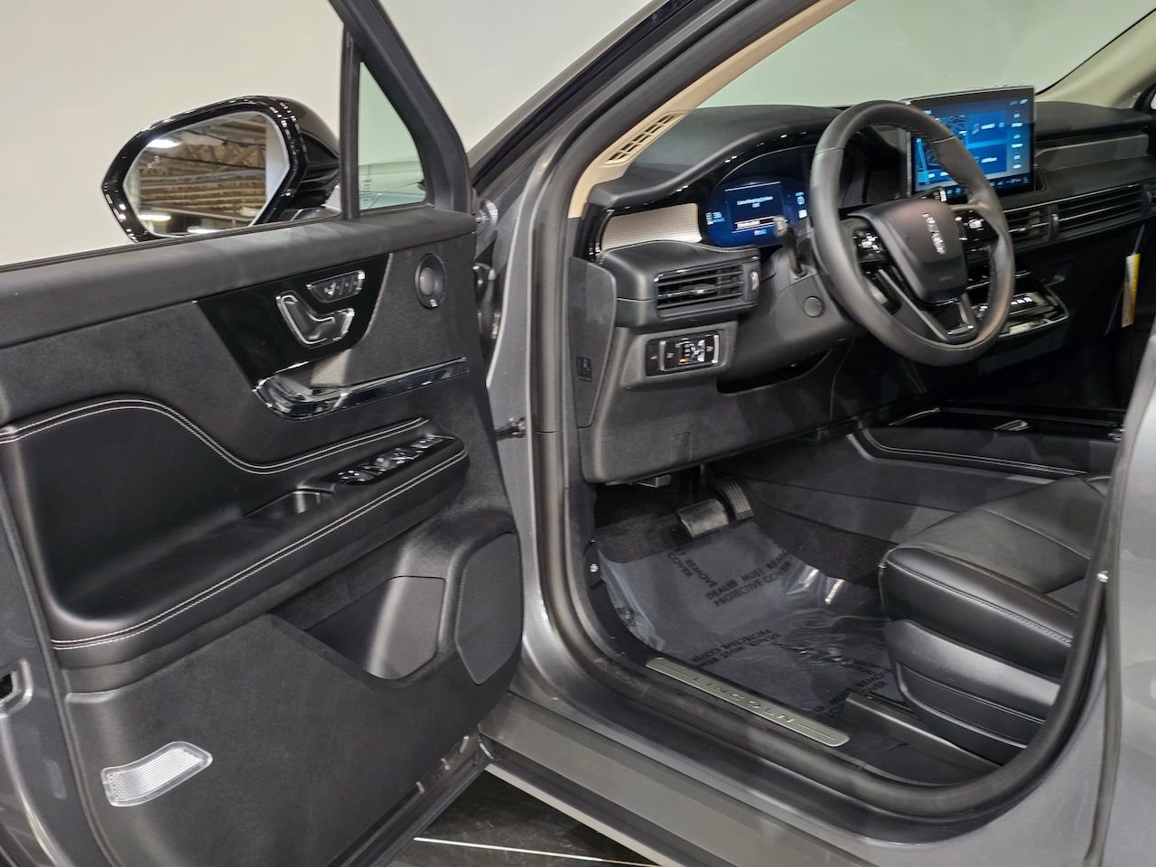 New 2026 Lincoln Corsair Reserve FWD image 16