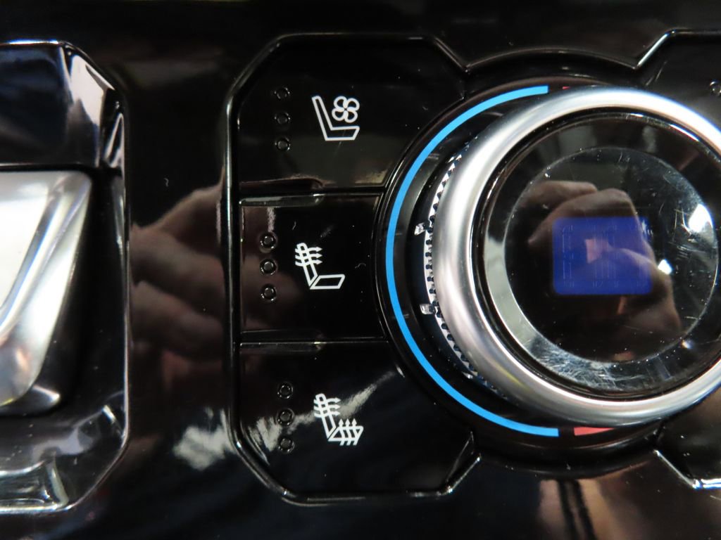 Used 2024 GMC Sierra 3500 Denali w/ Denali Reserve Package image 72