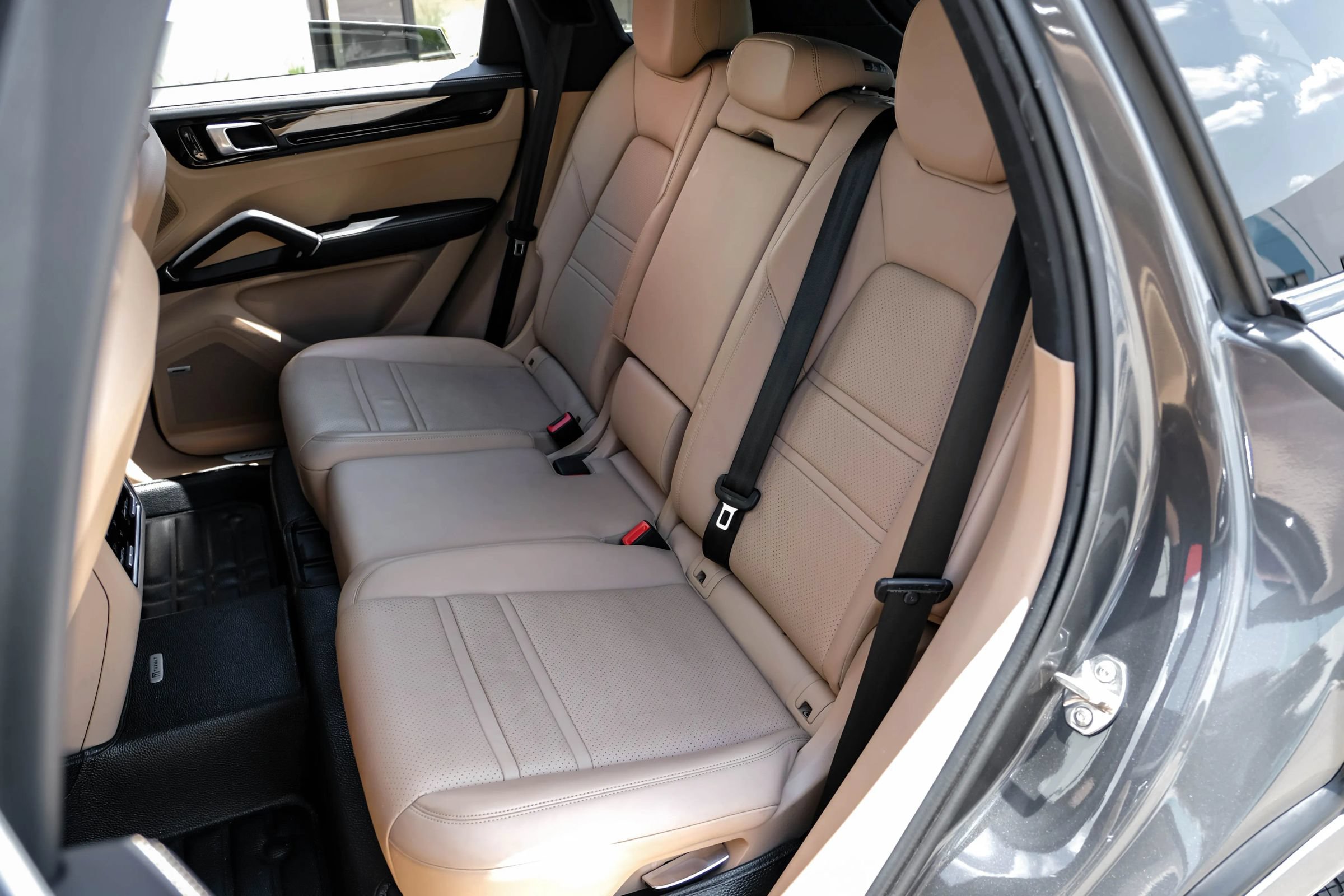 Used 2021 Porsche Cayenne S AWD/4WD image 37