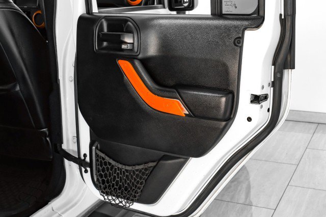 Used 2016 Jeep Wrangler Unlimited Sahara w/ Connectivity Group image 40