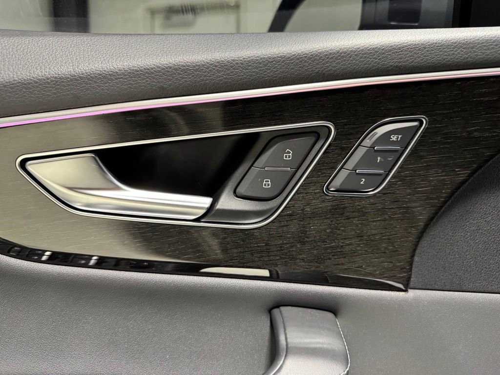 Used 2022 Audi Q8 Premium Plus AWD/4WD image 10