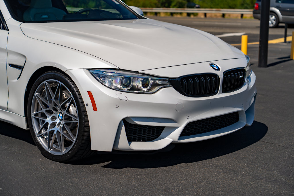 Used 2016 BMW M4 Coupe w/ Competition Package RWD image 5