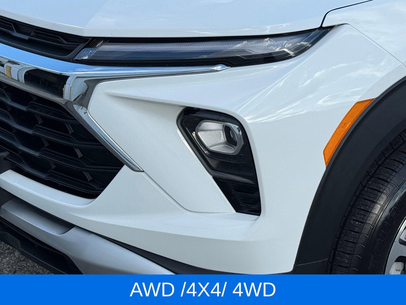 Used 2025 Chevrolet TrailBlazer LT AWD/4WD image 12
