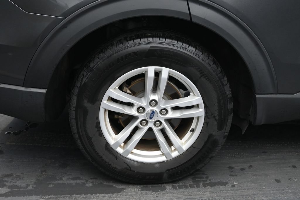 Used 2020 Ford Explorer XLT w/ Comfort Package AWD/4WD image 12