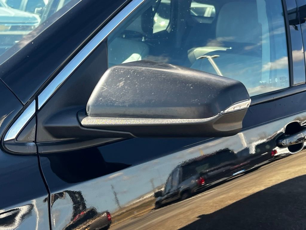 Used 2024 GMC Terrain SLT image 23