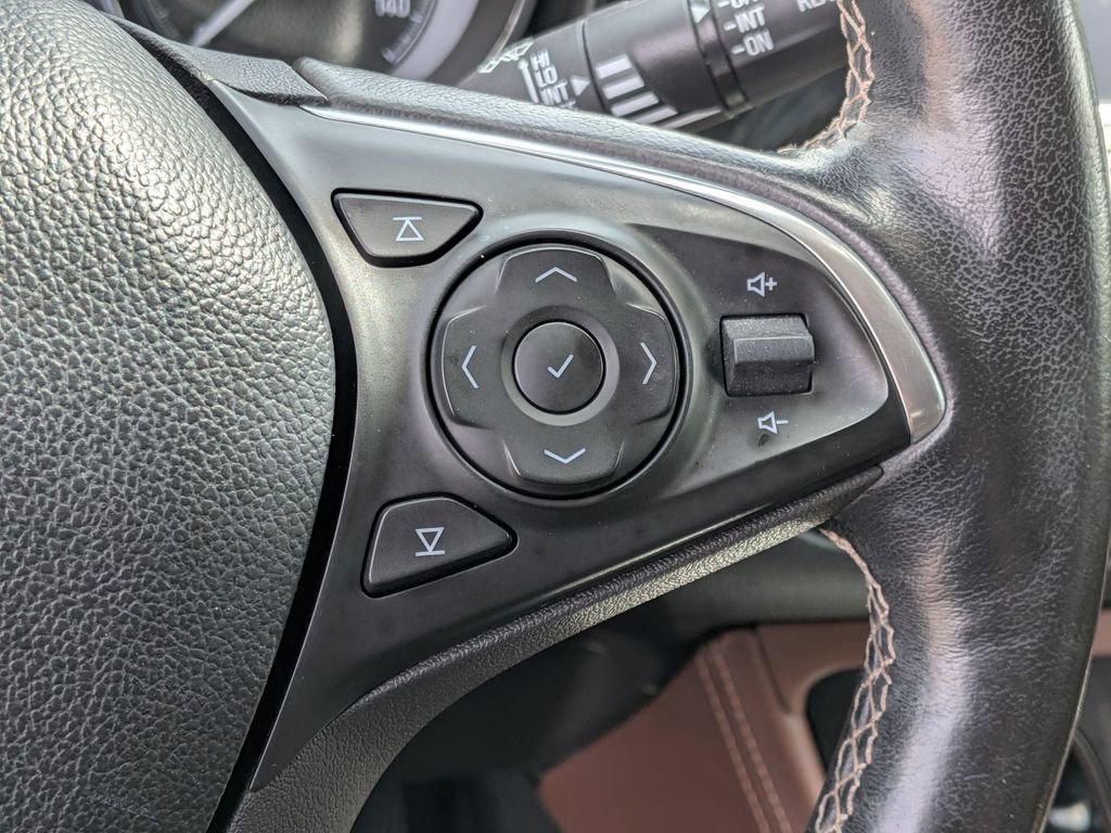 Used 2017 Buick Envision Essence FWD image 17