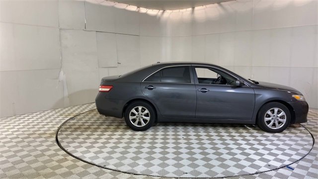 Used 2011 Toyota Camry LE image 9