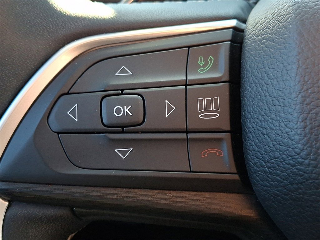 Used 2023 Jeep Grand Cherokee L Laredo image 22