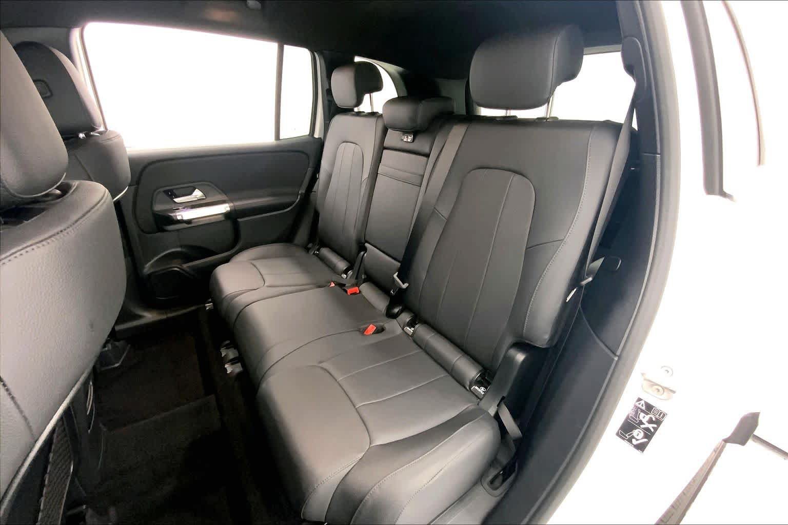 Used 2026 Mercedes-Benz GLB 250 image 17