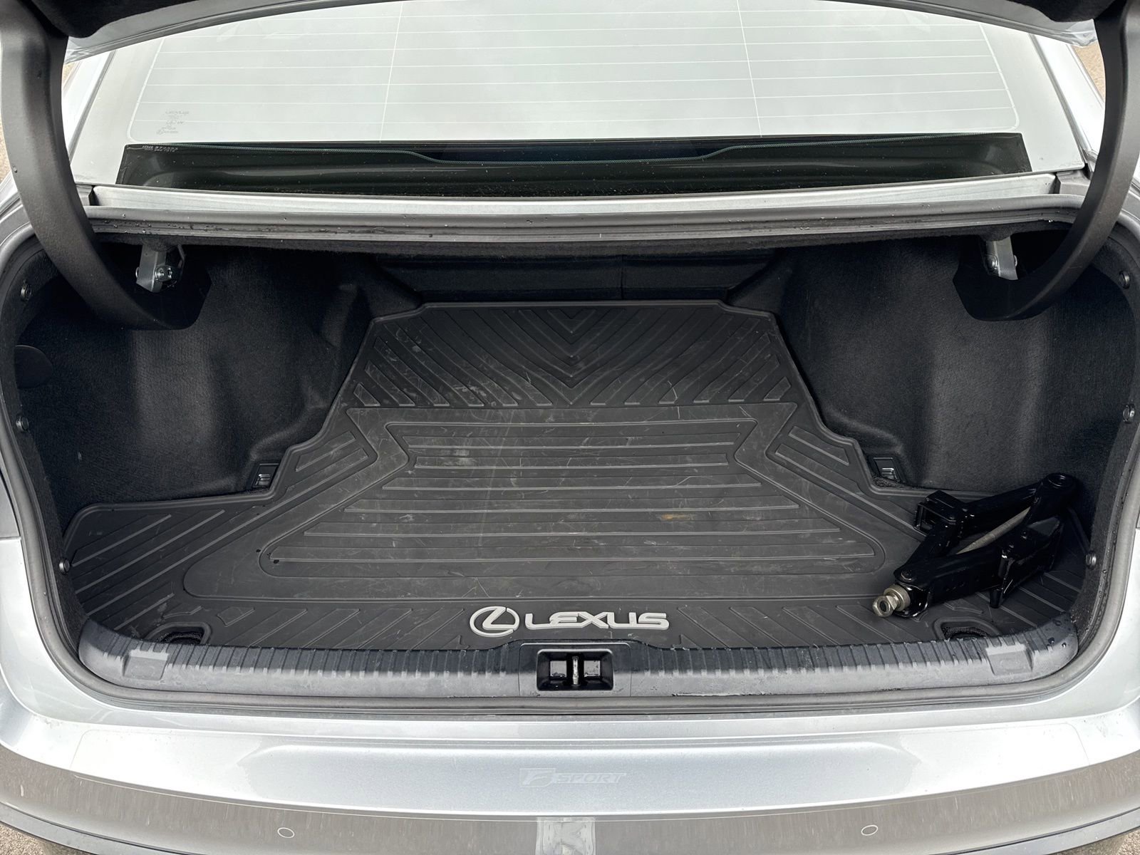 Used 2023 Lexus IS 350 F Sport image 11