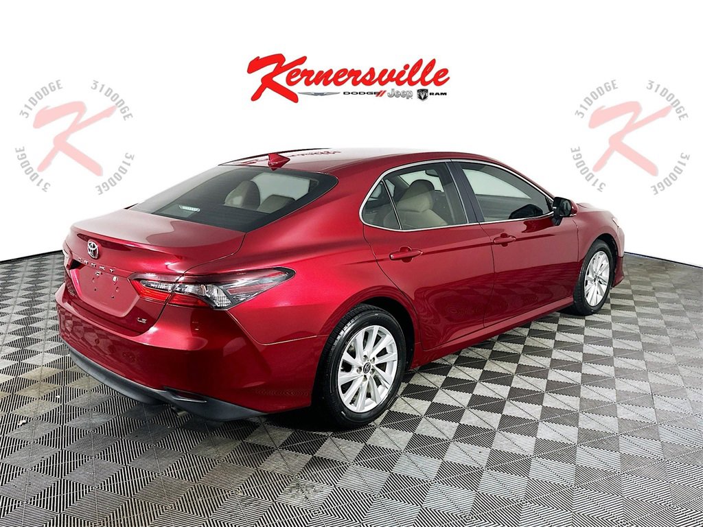 Used 2021 Toyota Camry LE image 7