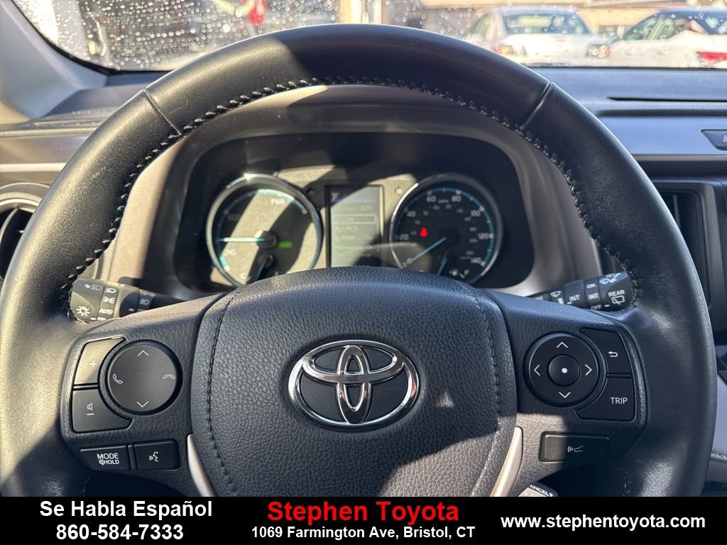 Used 2018 Toyota RAV4 Limited image 16
