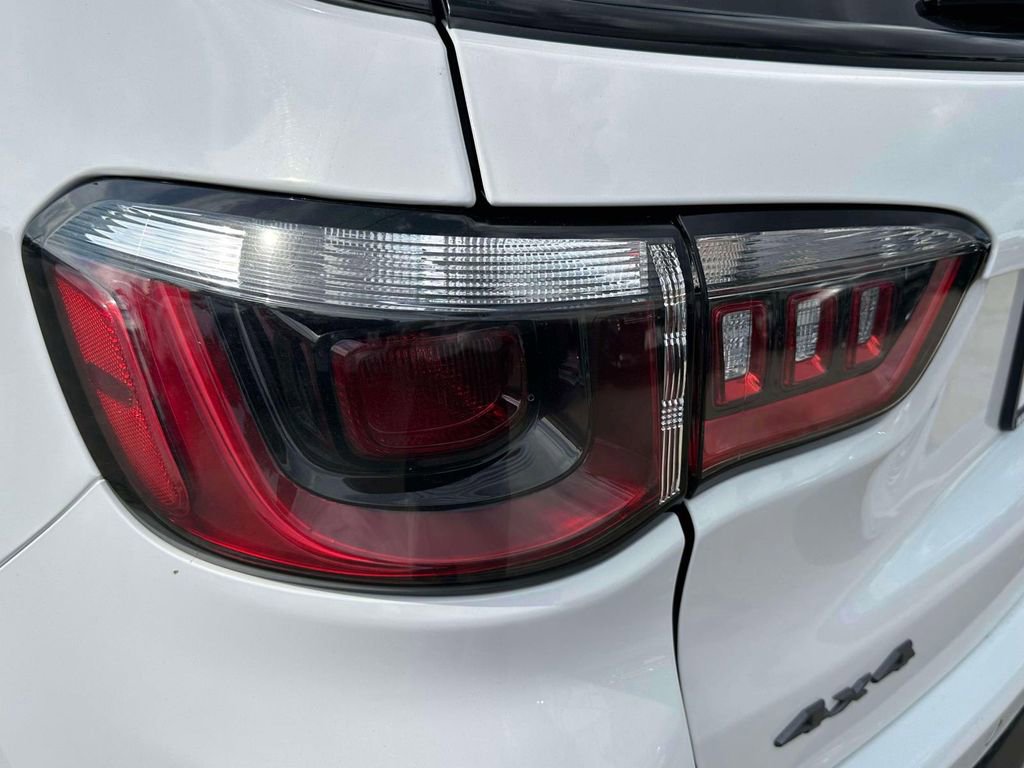 Used 2024 Jeep Compass Trailhawk image 11