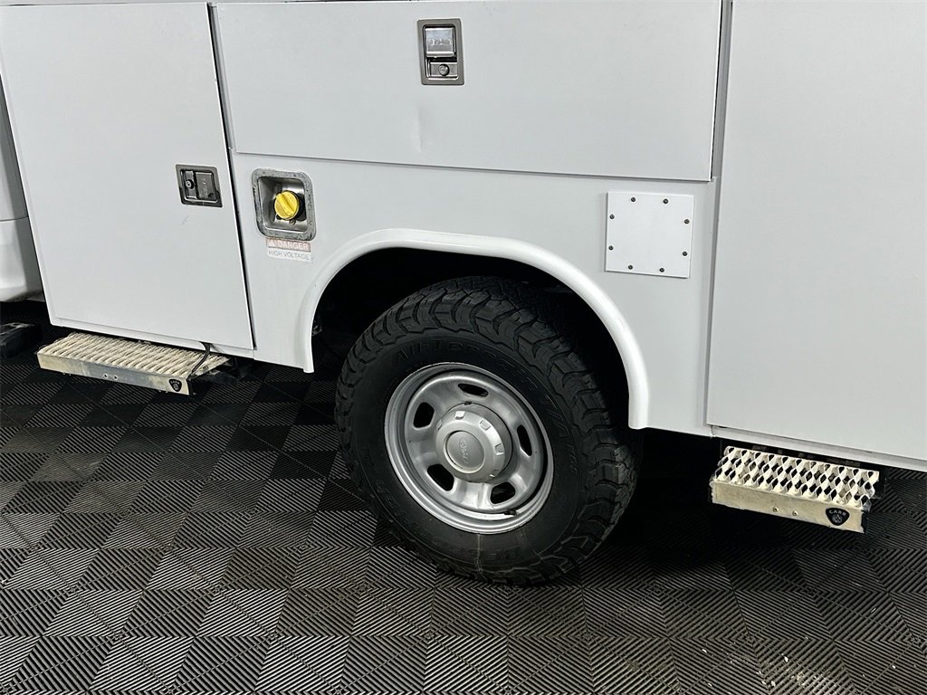 Used 2019 Ford F350 XL w/ Power Equipment Group image 40