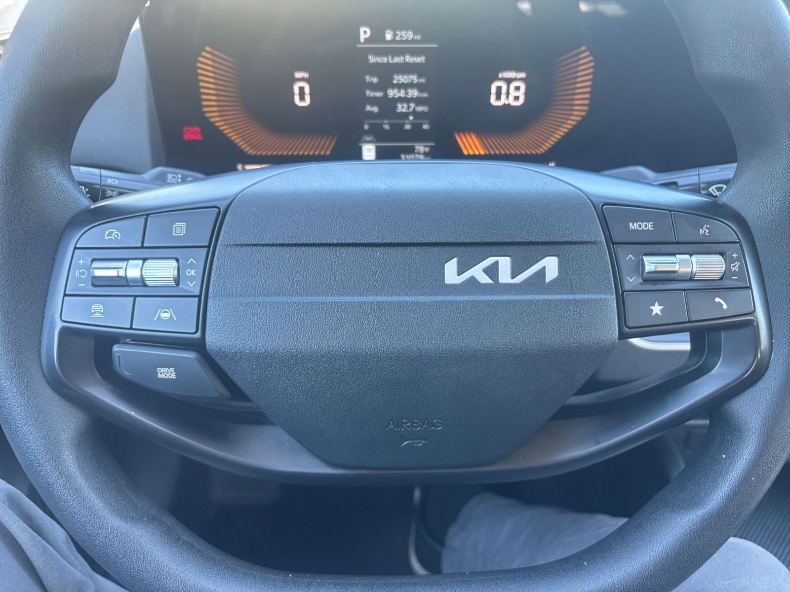 Used 2025 Kia K4 FWD image 27