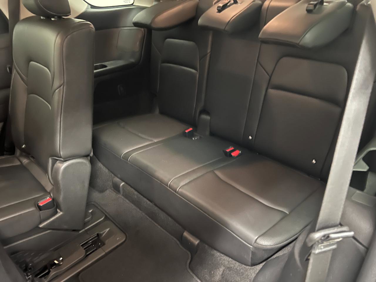 Used 2025 Nissan Pathfinder SL image 29