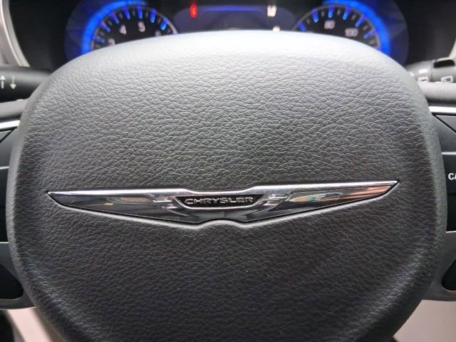 Used 2024 Chrysler Pacifica Touring-L image 17