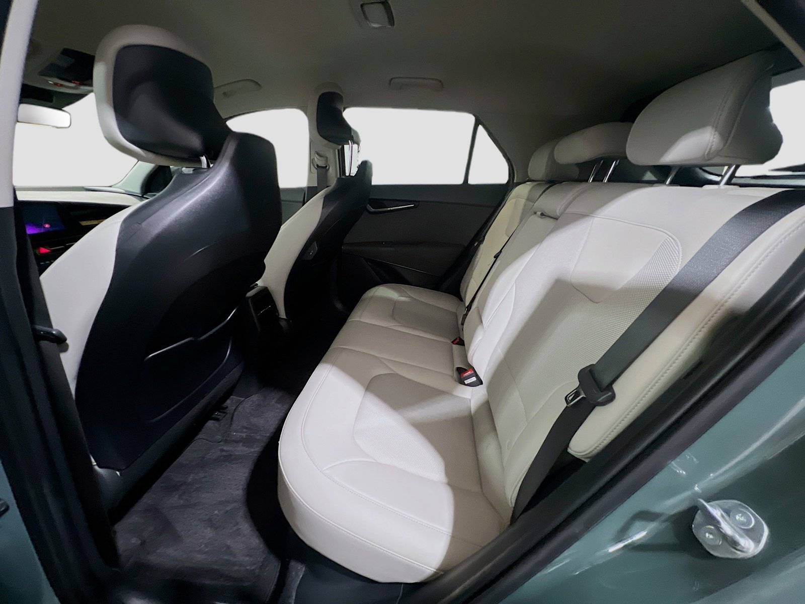 Used 2025 Kia Niro EX FWD image 17