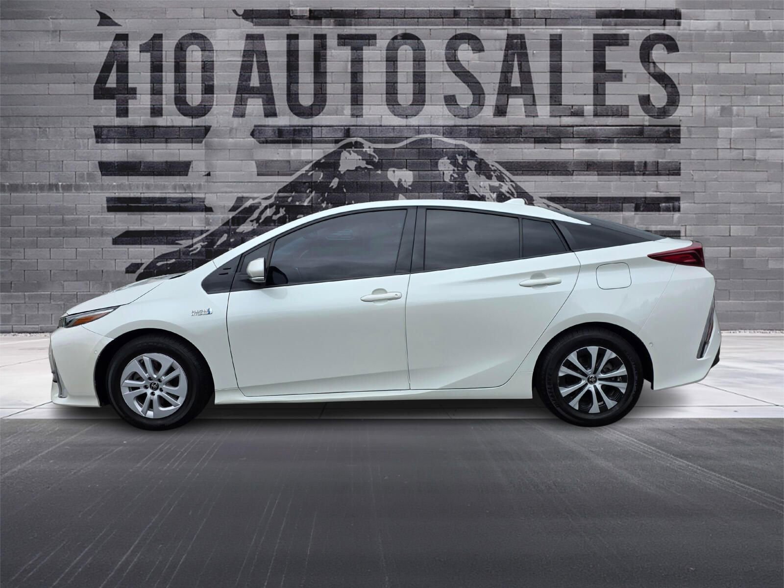 Used 2020 Toyota Prius Prime Limited w/ Carpet Mat Package FWD image 7
