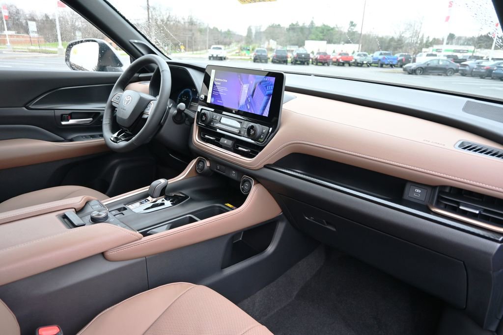New 2026 Toyota Grand Highlander AWD Hybrid image 16