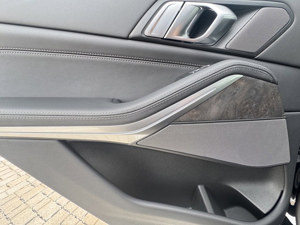 Used 2026 BMW X5 xDrive50e w/ Premium Package image 18